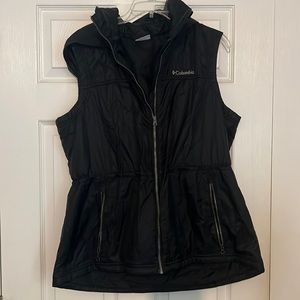 Women’s Columbia black vest with hood size XL